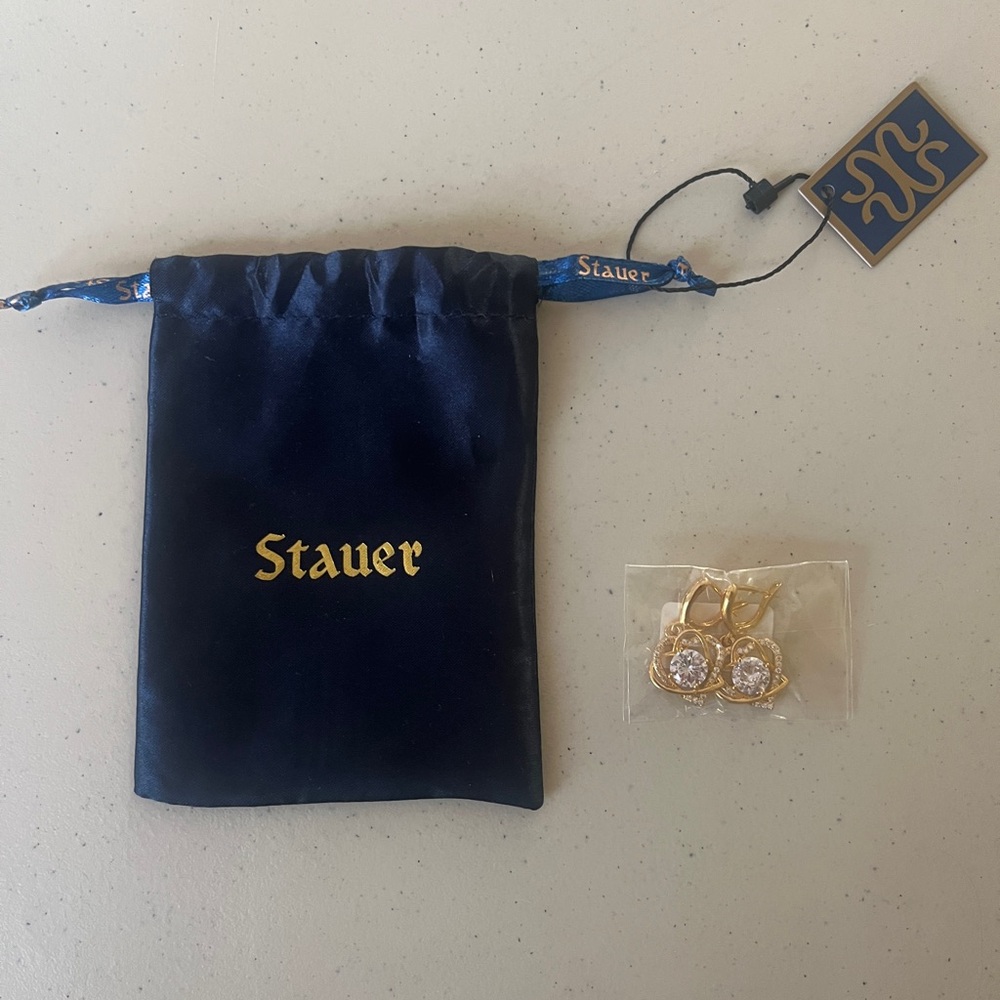 Brand new Stauer two heart earrings